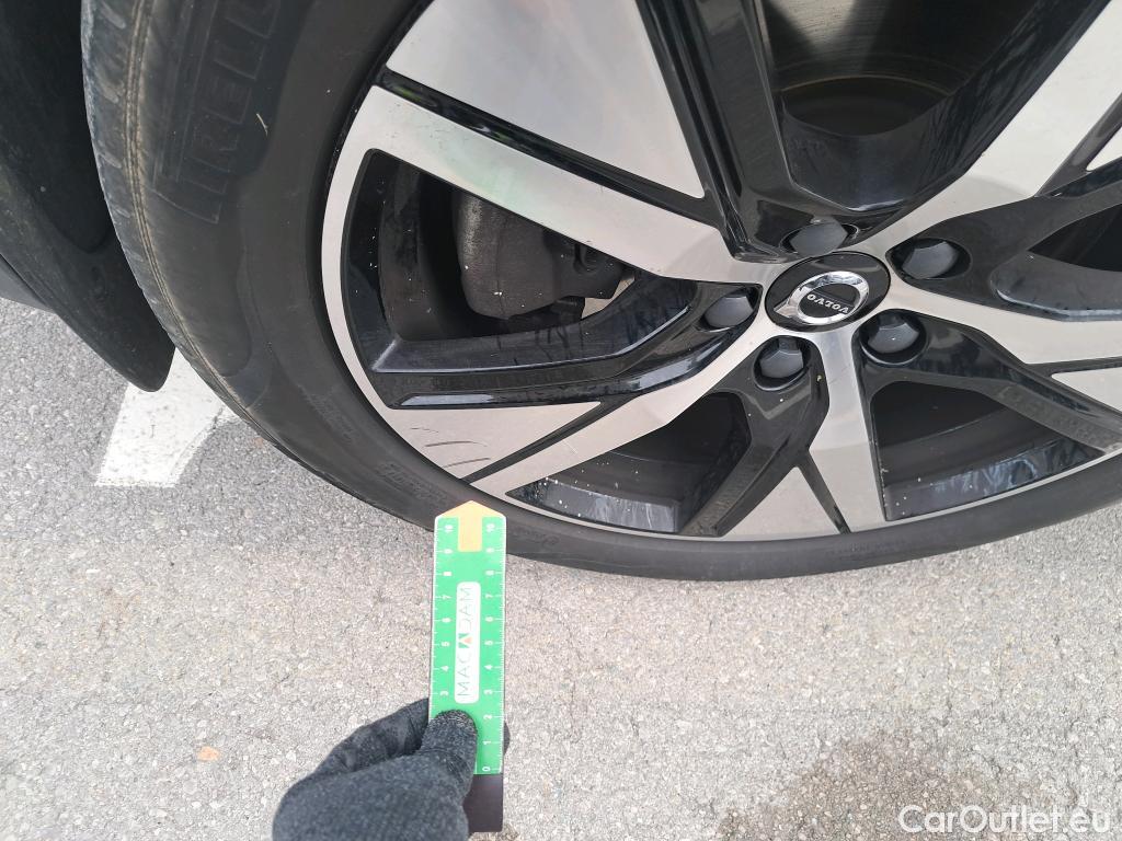  Volvo  XC 40 VOLVO XC40 / 2017 / 5P / todoterreno 1.5 T4 Twin Recharge R-Design Auto #2