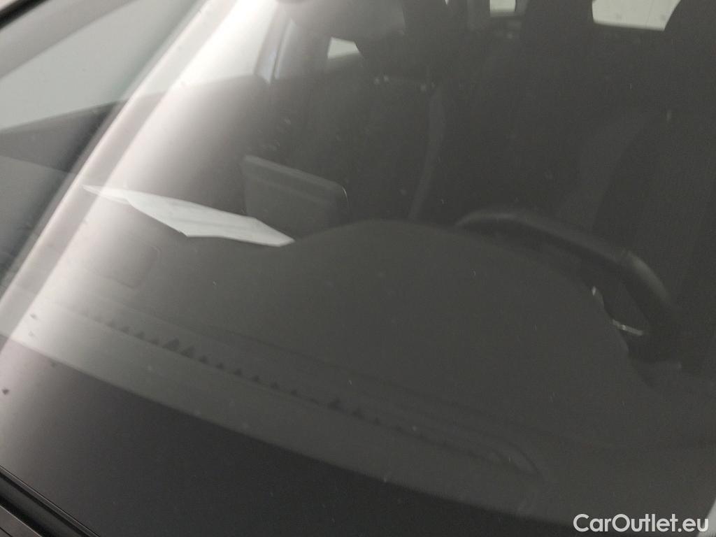  Peugeot  3008 PEUGEOT  / 2016 / 5P / todoterreno 1.5 BlueHDi 96kW (130CV) S&S Active EAT8 #1