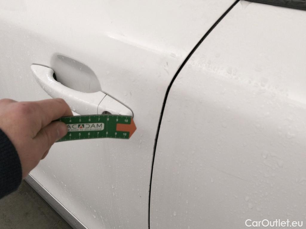  Peugeot  2008 PEUGEOT  / 2019 / 5P / todoterreno Allure BlueHDI 81kW (110CV) #5