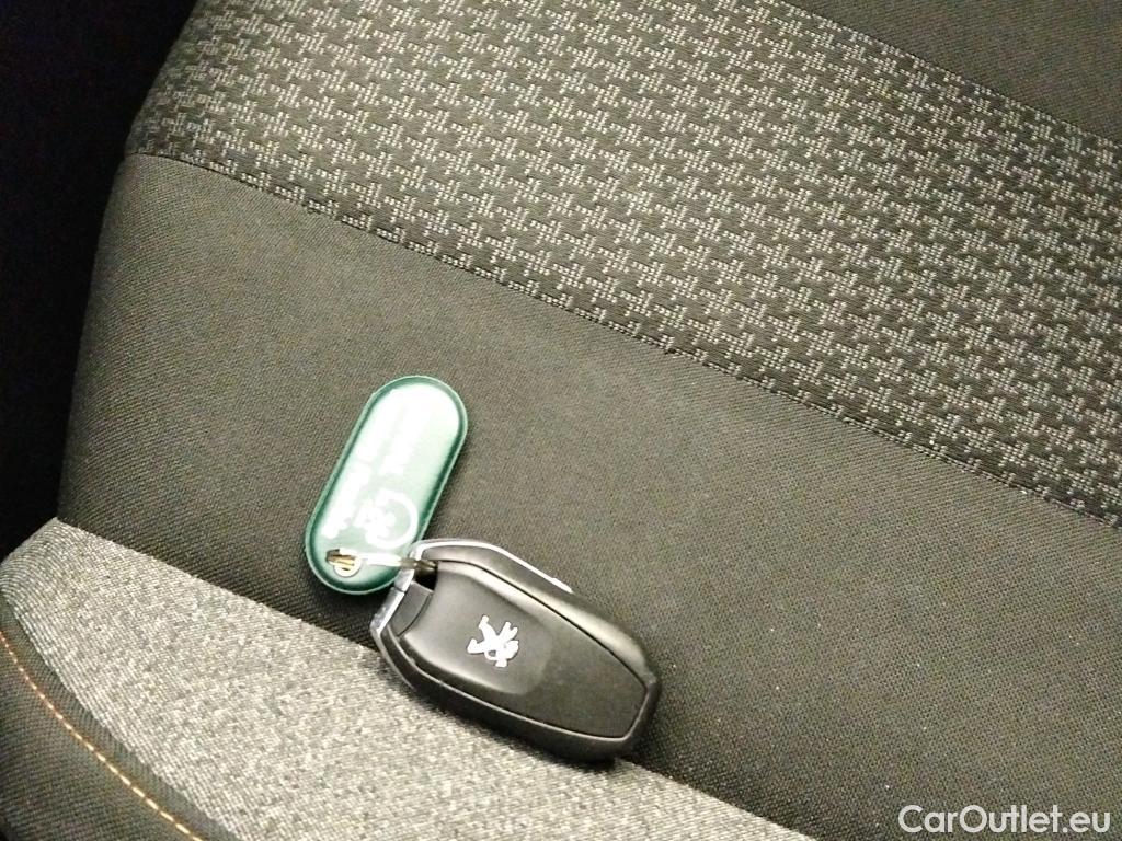  Peugeot  3008 PEUGEOT  / 2020 / 5P / todoterreno 1.5 BlueHDi 96kW (130CV) S&S Active Pack #1