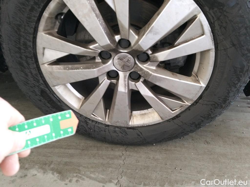  Peugeot  3008 PEUGEOT  / 2020 / 5P / todoterreno 1.5 BlueHDi 96kW (130CV) S&S Active Pack #8