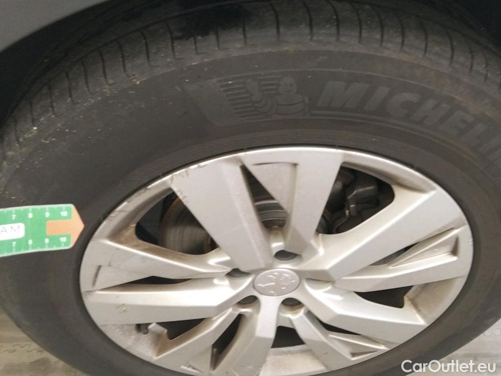  Peugeot  3008 PEUGEOT  / 2016 / 5P / todoterreno 1.5 BlueHDi 96kW (130CV) S&S Active EAT8 #16