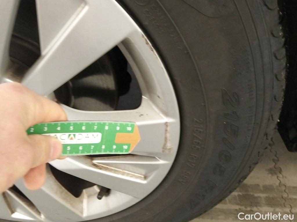  Peugeot  3008 PEUGEOT  / 2020 / 5P / todoterreno 1.5 BlueHDi 96kW (130CV) S&S Active Pack #6