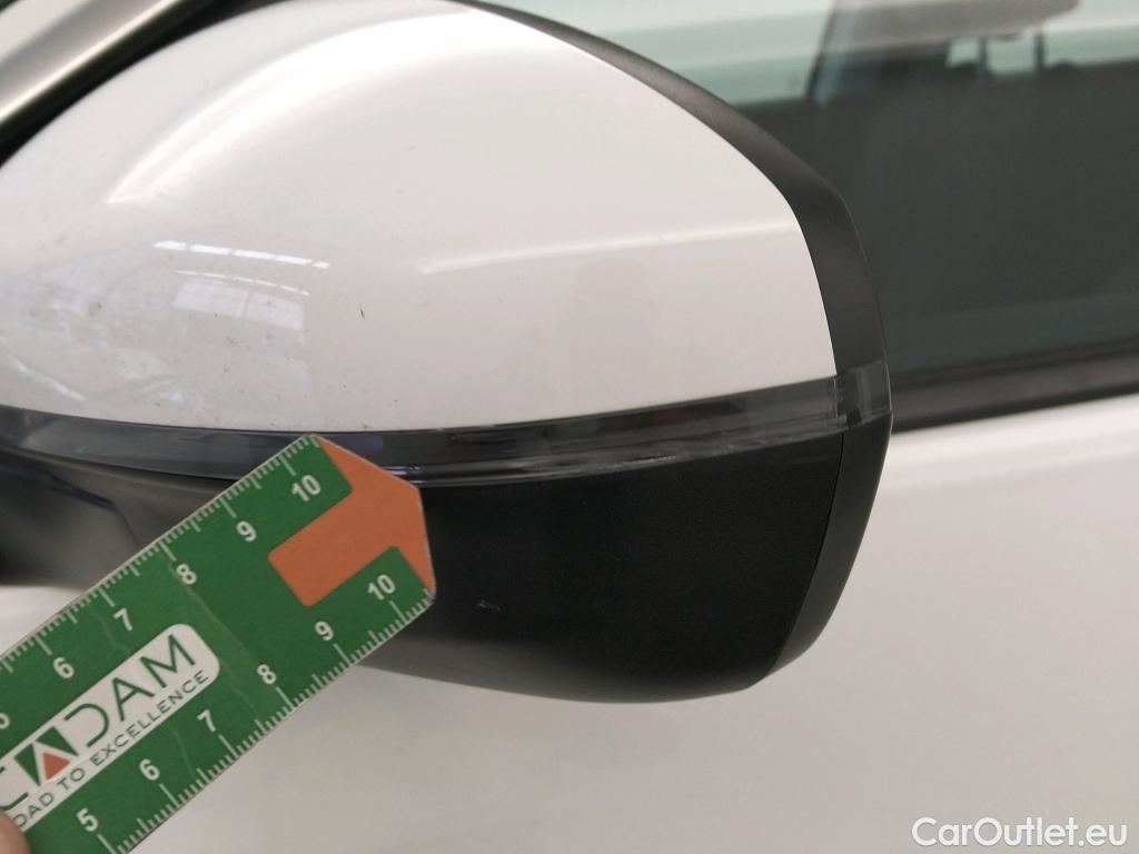  Peugeot  3008 PEUGEOT  / 2016 / 5P / todoterreno 1.5 BlueHDi 96kW (130CV) S&S Active EAT8 #40