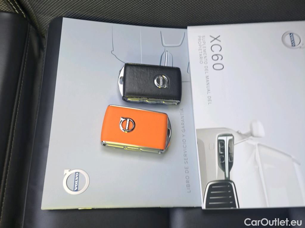  Volvo  XC60 VOLVO  / 2017 / 5P / todoterreno 2.0 B4 D R-Design Auto #4