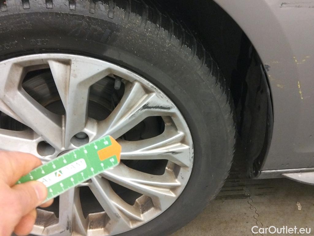  Audi  A4 AUDI  / 2019 / 4P / sedán Advanced 35 TDI 120kW (163CV) S tronic #6