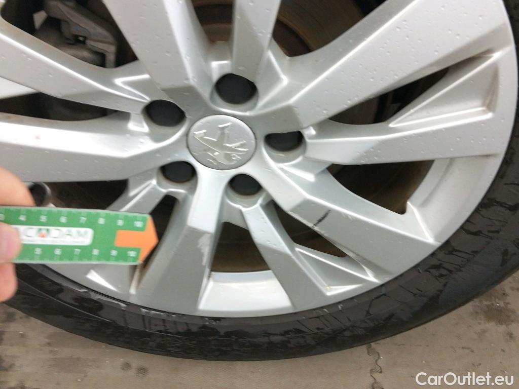  Peugeot  3008 PEUGEOT  / 2020 / 5P / todoterreno 1.5 BlueHDi 96kW (130CV) S&S Active Pack #8