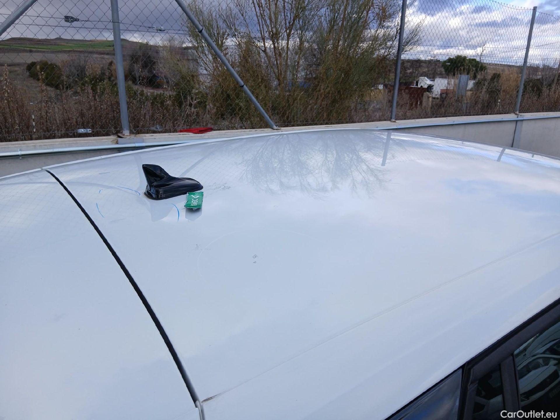  Audi  Q2 AUDI  / 2016 / 5P / todoterreno Design 30 TFSI 85kW (116CV) #27