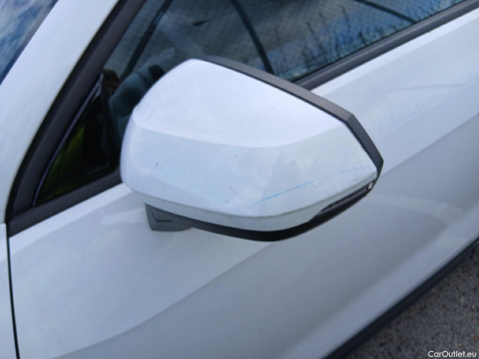  Audi  Q2 AUDI  / 2016 / 5P / todoterreno Design 30 TFSI 85kW (116CV) #21