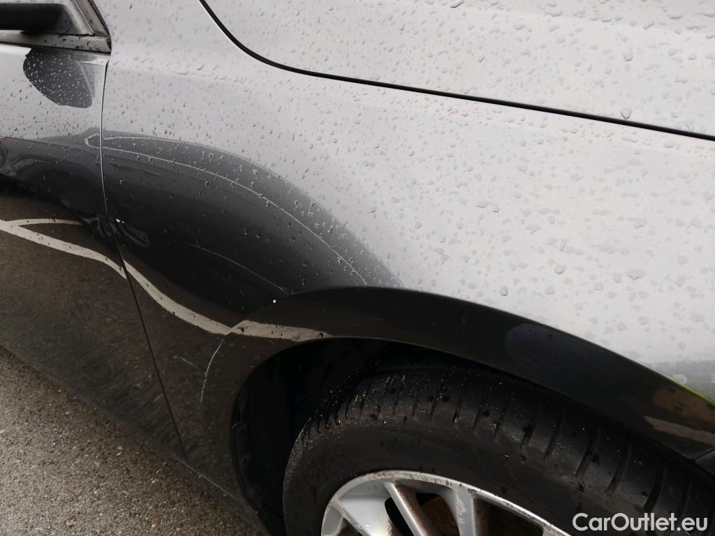  Bmw  Serie 1 BMW  / 2019 / 5P / berlina con portón 118i #43