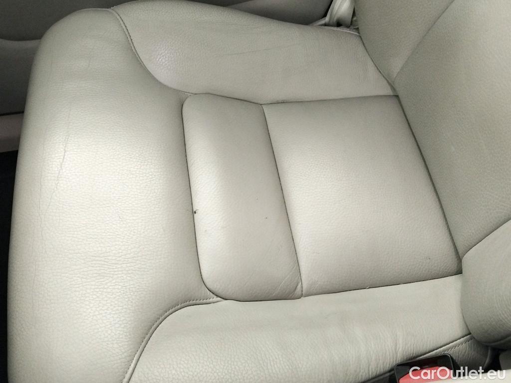  Volvo  XC60 VOLVO  / 2017 / 5P / todoterreno 2.0 T4 Business Plus Auto (CX) #4