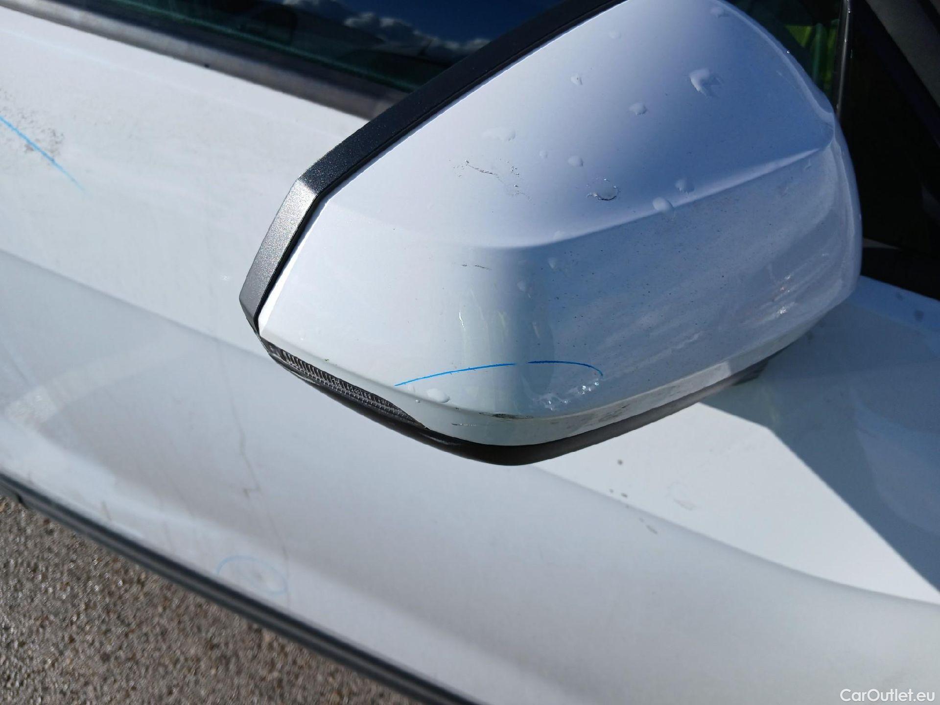  Audi  Q2 AUDI  / 2016 / 5P / todoterreno Design 30 TFSI 85kW (116CV) #56