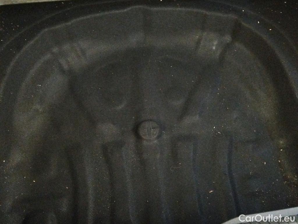  Volkswagen  Golf  VOLKSWAGEN / 2020 / 5P / berlina con portón R-Line 2.0 TDI 110kW (150CV) DSG #3