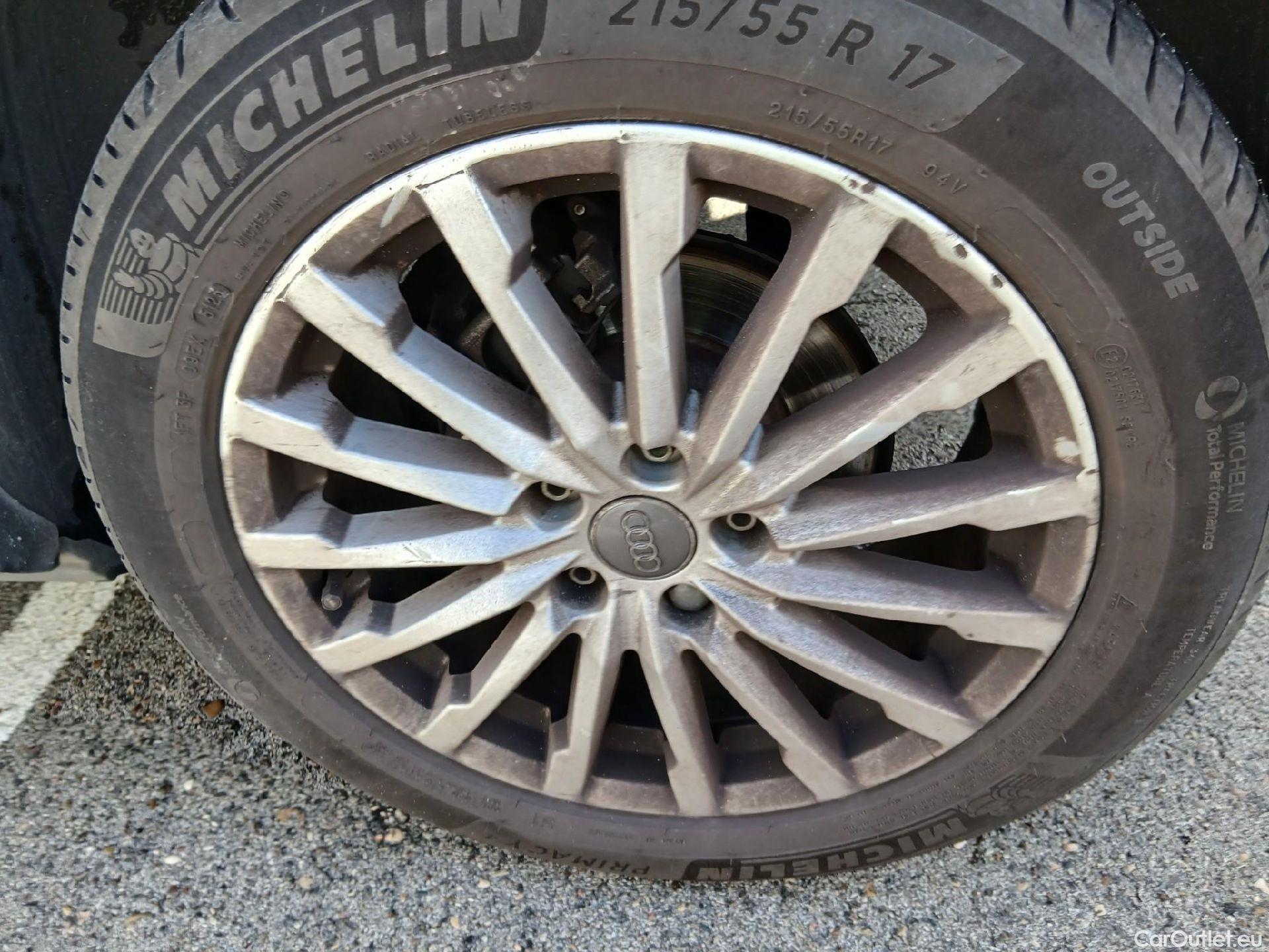  Audi  Q2 AUDI  / 2016 / 5P / todoterreno Design 30 TFSI 85kW (116CV) #36