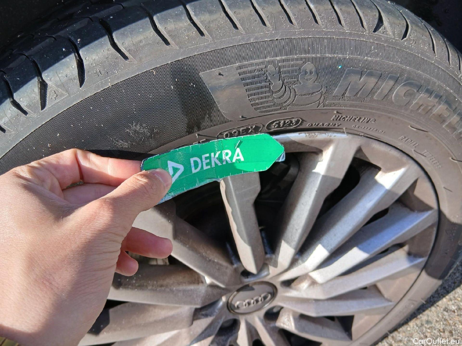  Audi  Q2 AUDI  / 2016 / 5P / todoterreno Design 30 TFSI 85kW (116CV) #47