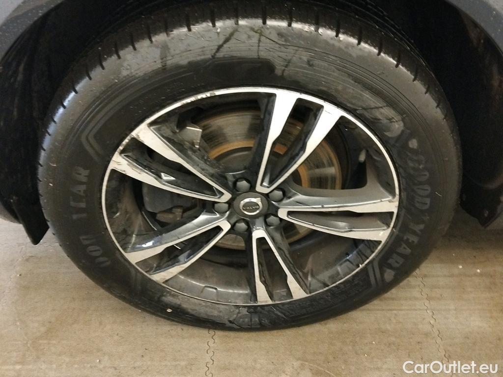  Volvo  XC60 VOLVO  / 2017 / 5P / todoterreno 2.0 T4 Business Plus Auto (CX) #1