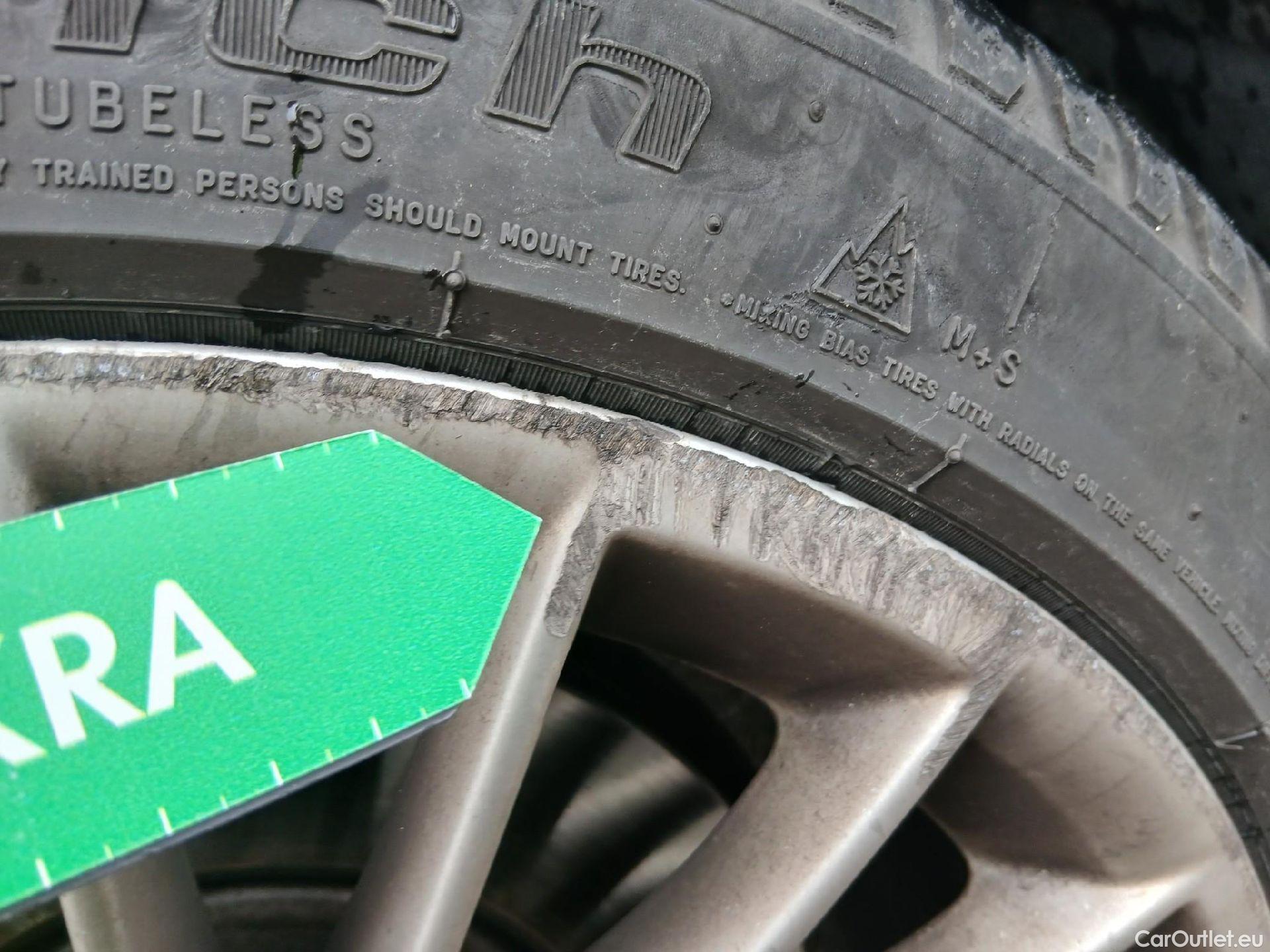  Audi  A3 AUDI  / 2020 / 5P / berlina con portón Sportback Advanced 30 TFSI 81kW Stron MildHybrid #19