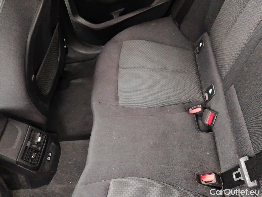  Bmw  Serie 1 BMW  / 2019 / 5P / berlina con portón 118i #30