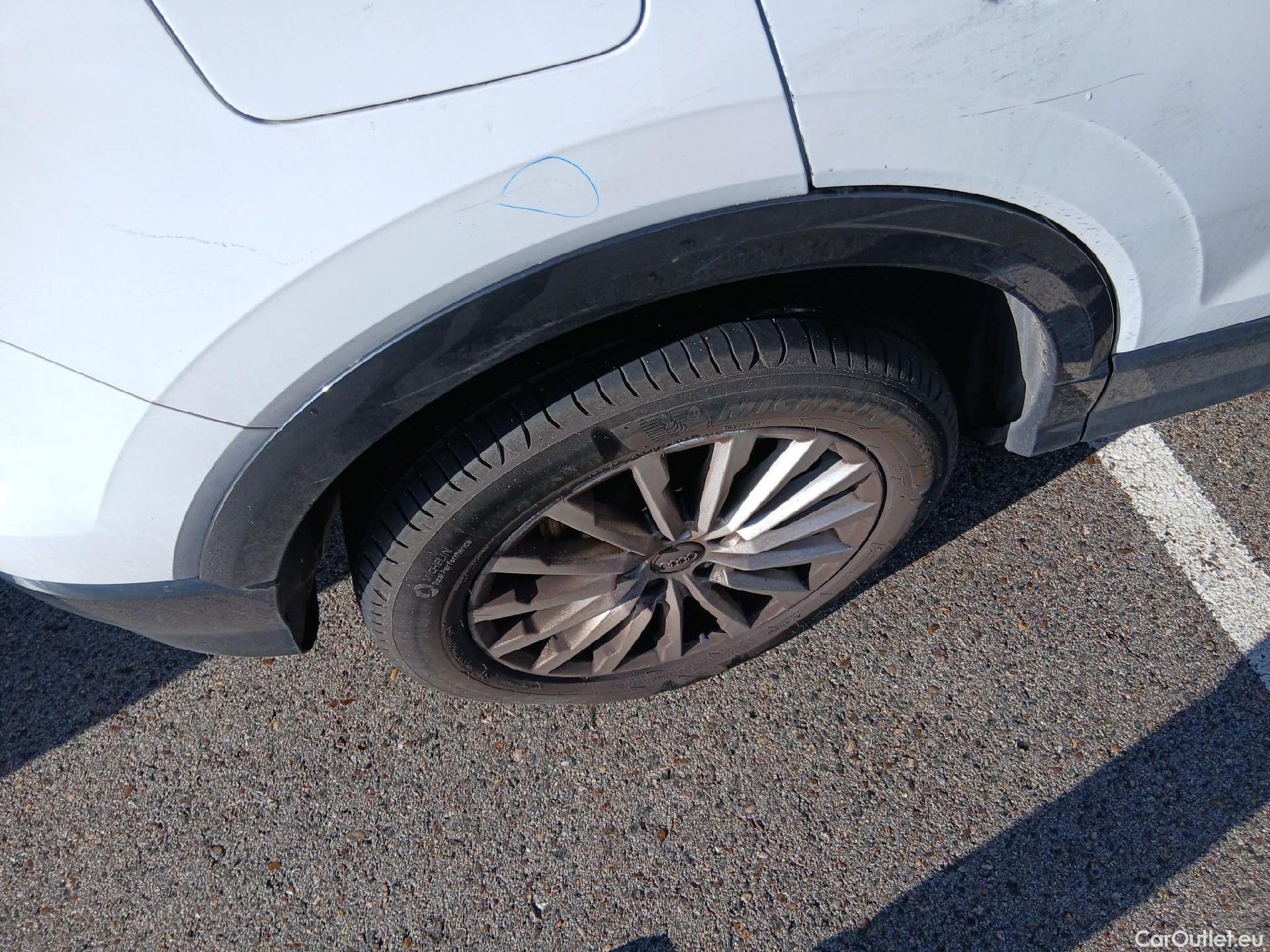  Audi  Q2 AUDI  / 2016 / 5P / todoterreno Design 30 TFSI 85kW (116CV) #51