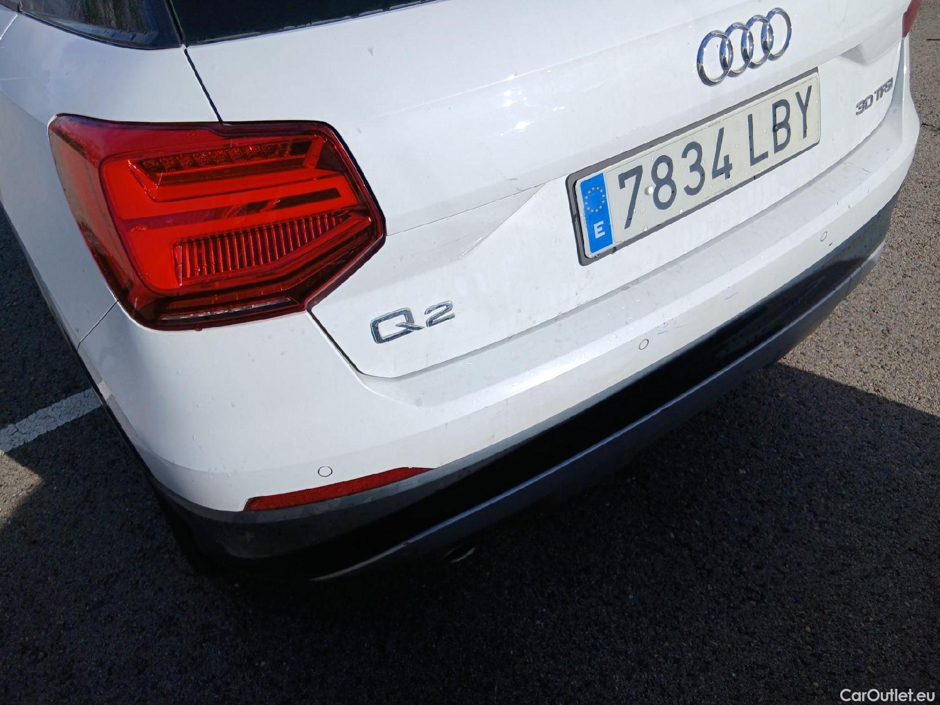  Audi  Q2 AUDI  / 2016 / 5P / todoterreno Design 30 TFSI 85kW (116CV) #38