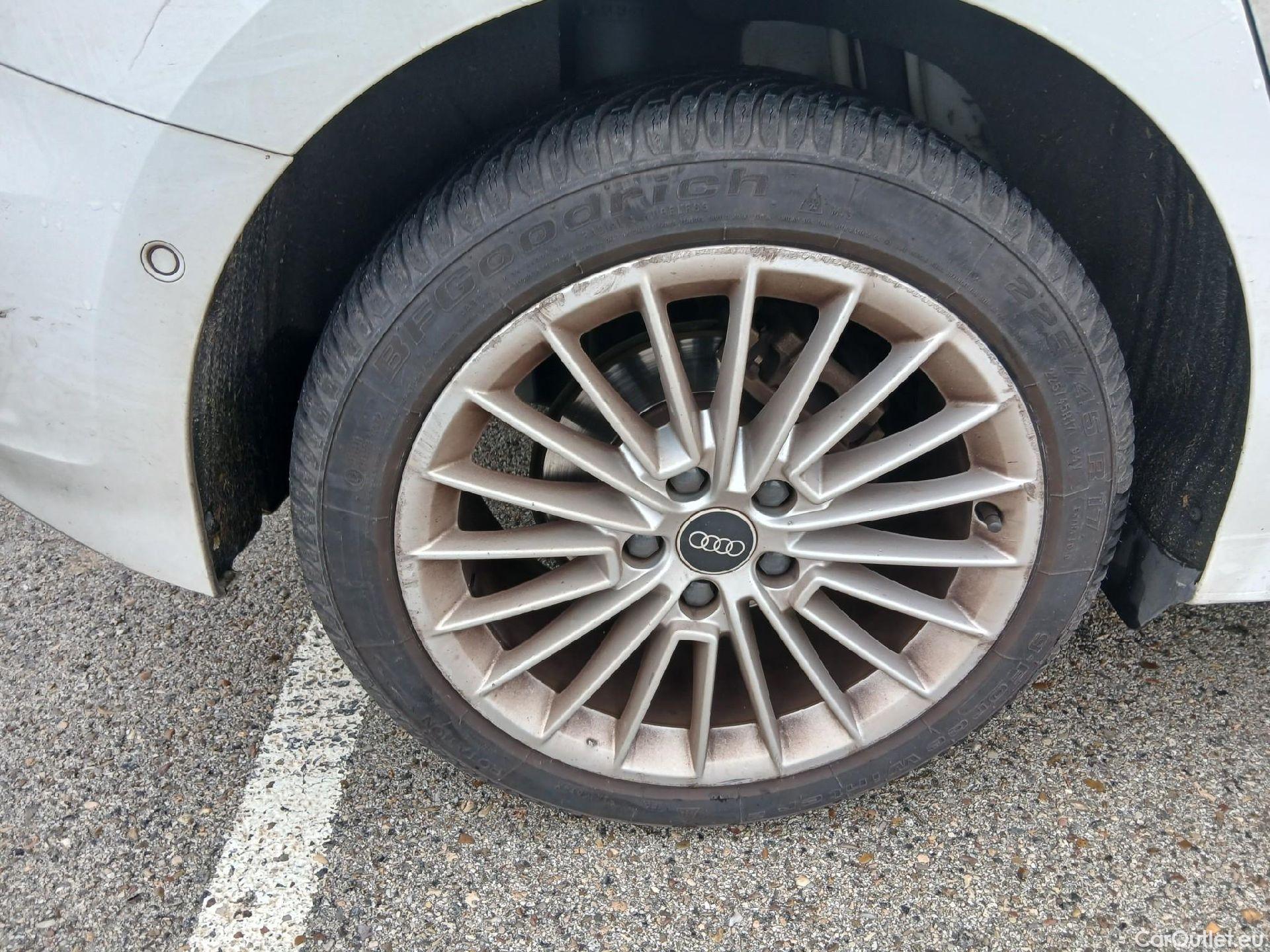  Audi  A3 AUDI  / 2020 / 5P / berlina con portón Sportback Advanced 30 TFSI 81kW Stron MildHybrid #35