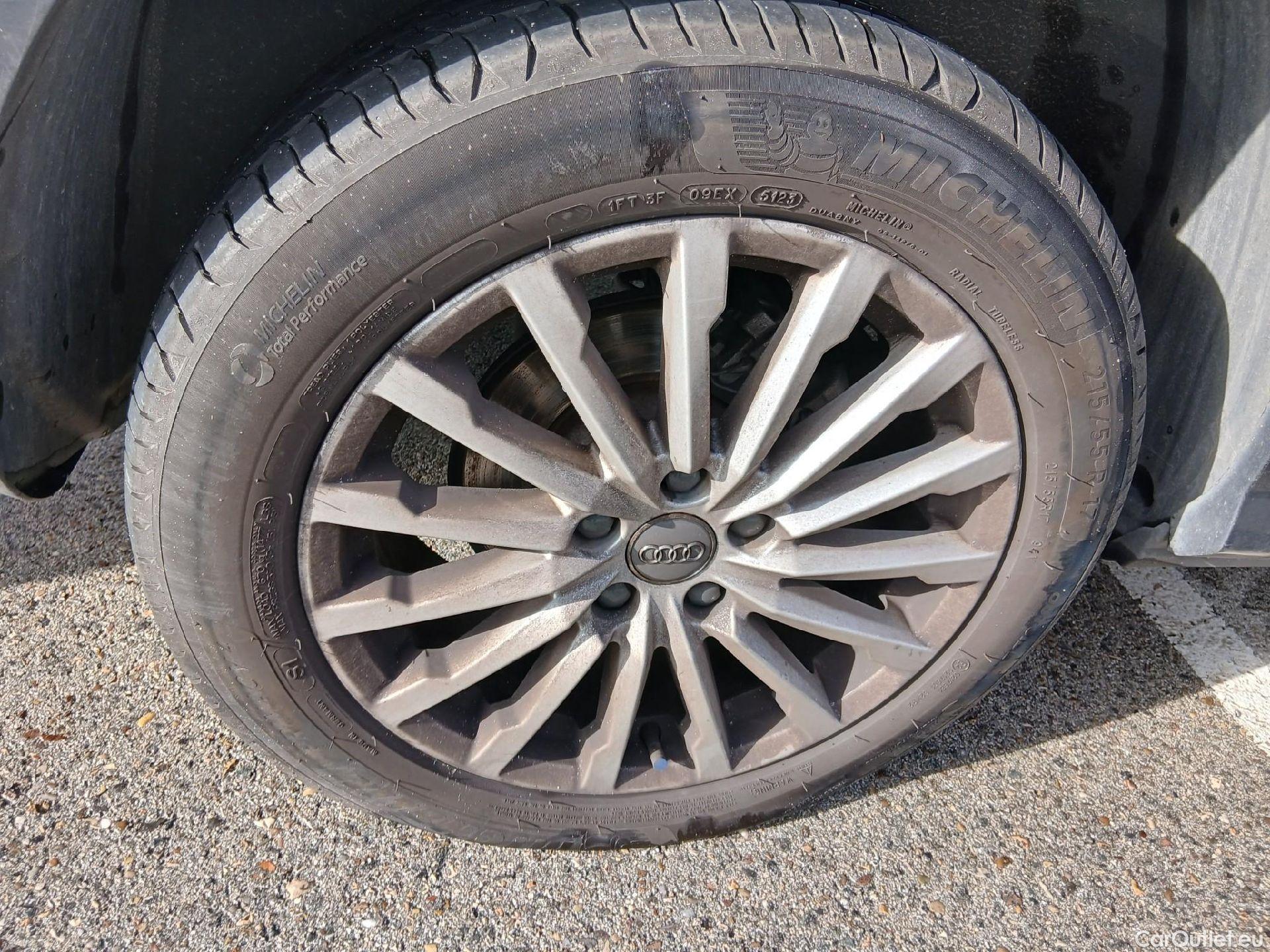  Audi  Q2 AUDI  / 2016 / 5P / todoterreno Design 30 TFSI 85kW (116CV) #32