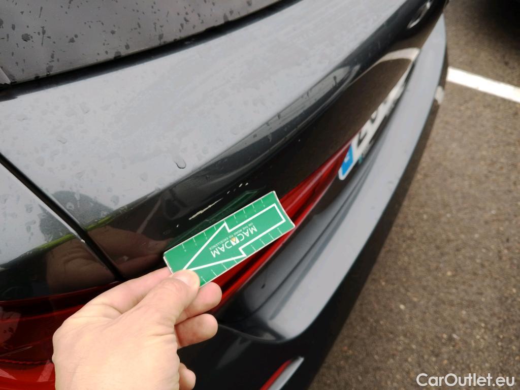  Bmw  Serie 1 BMW  / 2019 / 5P / berlina con portón 118i #9