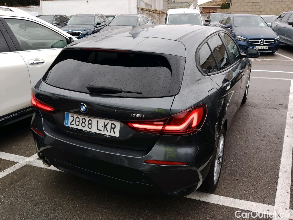  Bmw  Serie 1 BMW  / 2019 / 5P / berlina con portón 118i #47