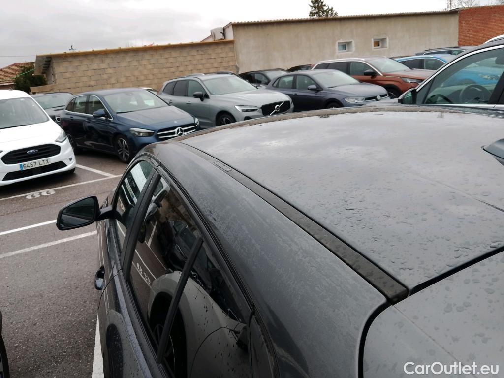  Bmw  Serie 1 BMW  / 2019 / 5P / berlina con portón 118i #19