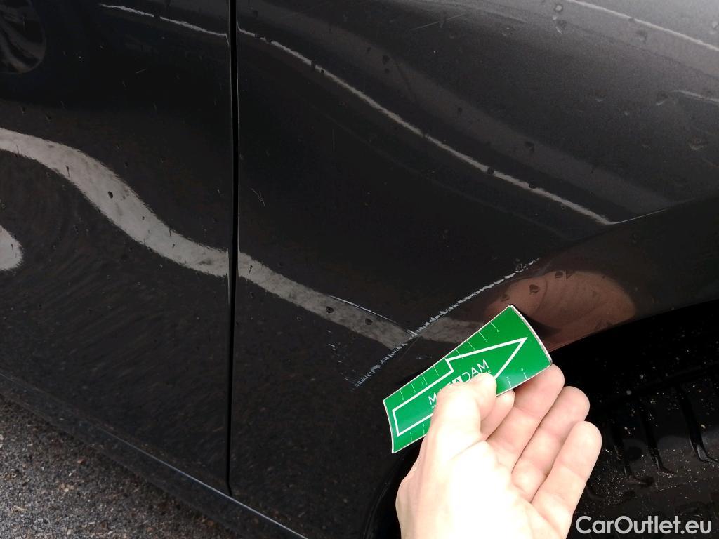  Bmw  Serie 1 BMW  / 2019 / 5P / berlina con portón 118i #44