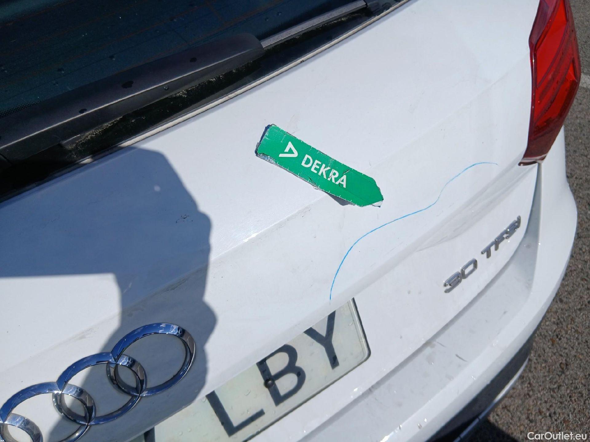  Audi  Q2 AUDI  / 2016 / 5P / todoterreno Design 30 TFSI 85kW (116CV) #44