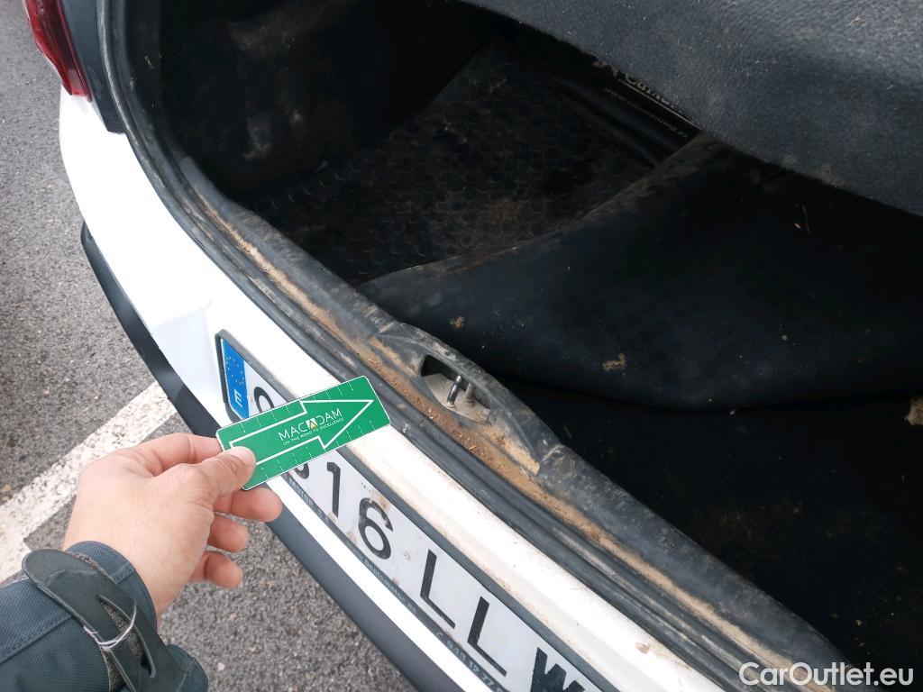  Citroen  C3 CITROEN  / 2020 / 5P / berlina con portón PureTech 60kW (83CV) Feel Pack (CX) #21