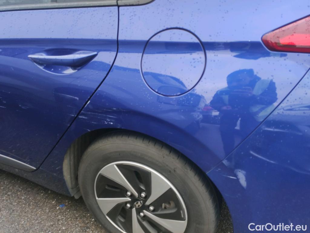  Hyundai   Ioniq HYUNDAI / 2016 / 5P / berlina con portón 1.6 GDI HEV Klass DT #30