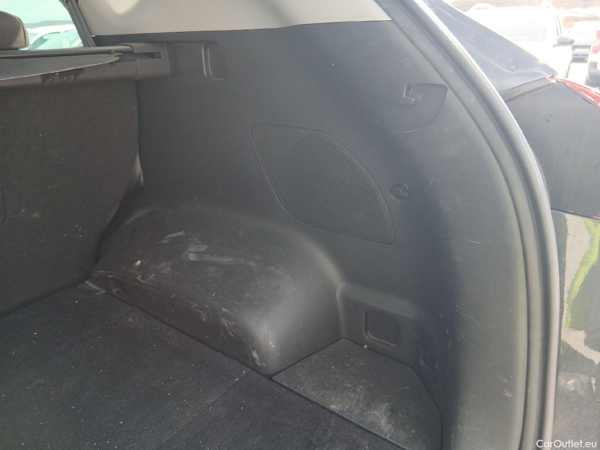  Hyundai  Tucson HYUNDAI  / 2018 / 5P / todoterreno 1.6 CRDI 85kW (116CV) 48V Tecno 4X2 #39