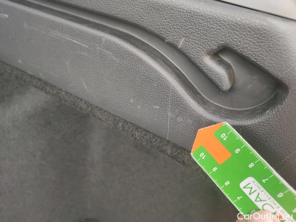  Hyundai   Ioniq HYUNDAI / 2016 / 5P / berlina con portón 1.6 GDI HEV Klass DT #39