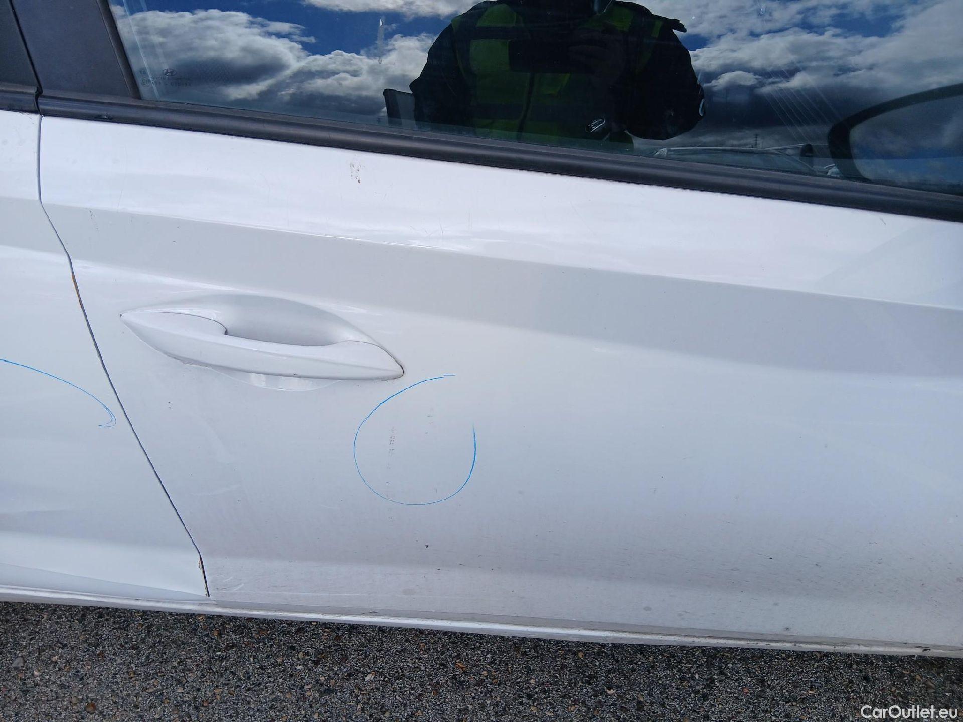  Hyundai  i20 HYUNDAI  / 2020 / 5P / berlina con portón 1.0 TGDI 74kW (100CV) 48V Essence #31