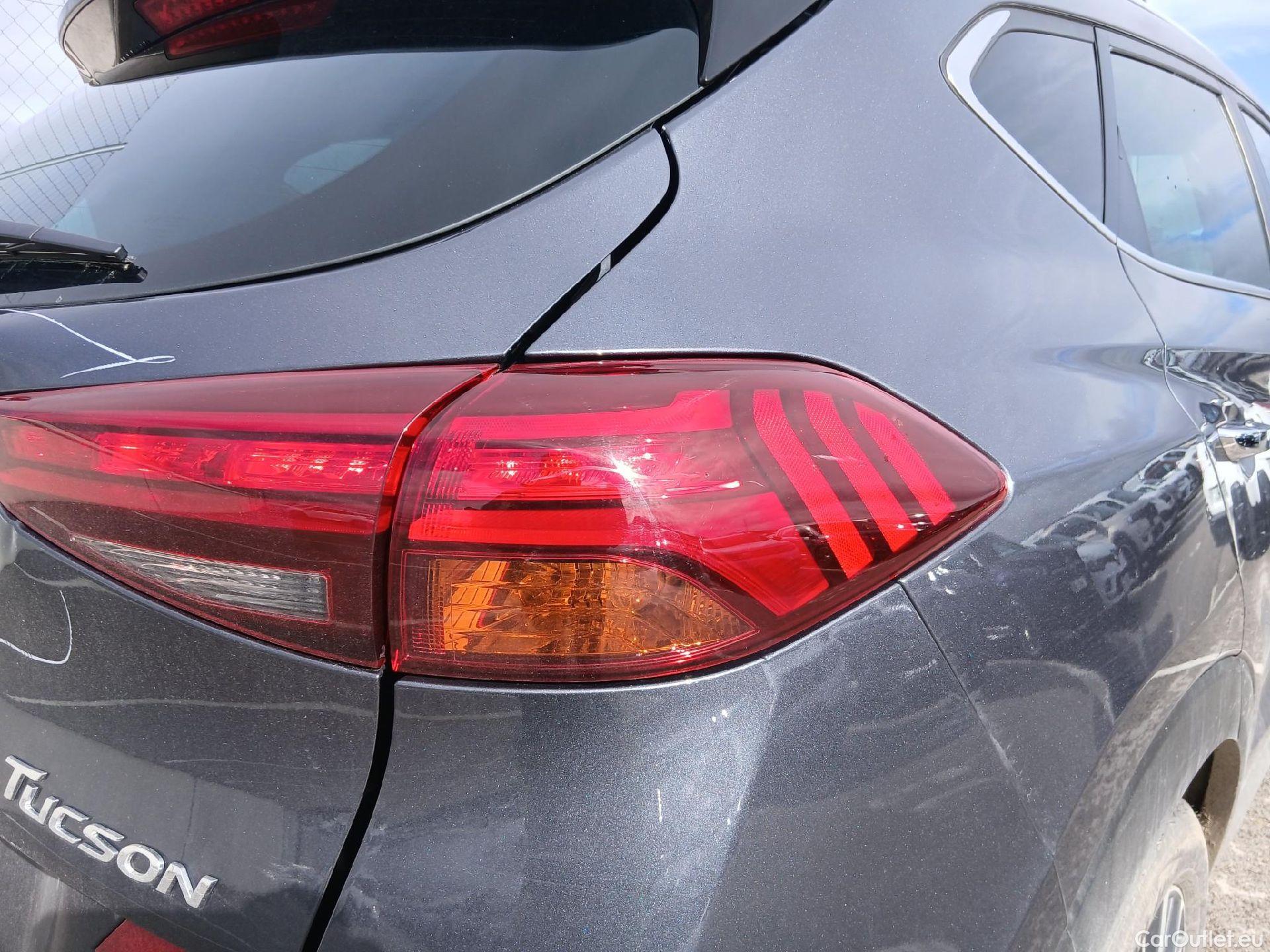  Hyundai  Tucson HYUNDAI  / 2018 / 5P / todoterreno 1.6 CRDI 85kW (116CV) 48V Tecno 4X2 #41