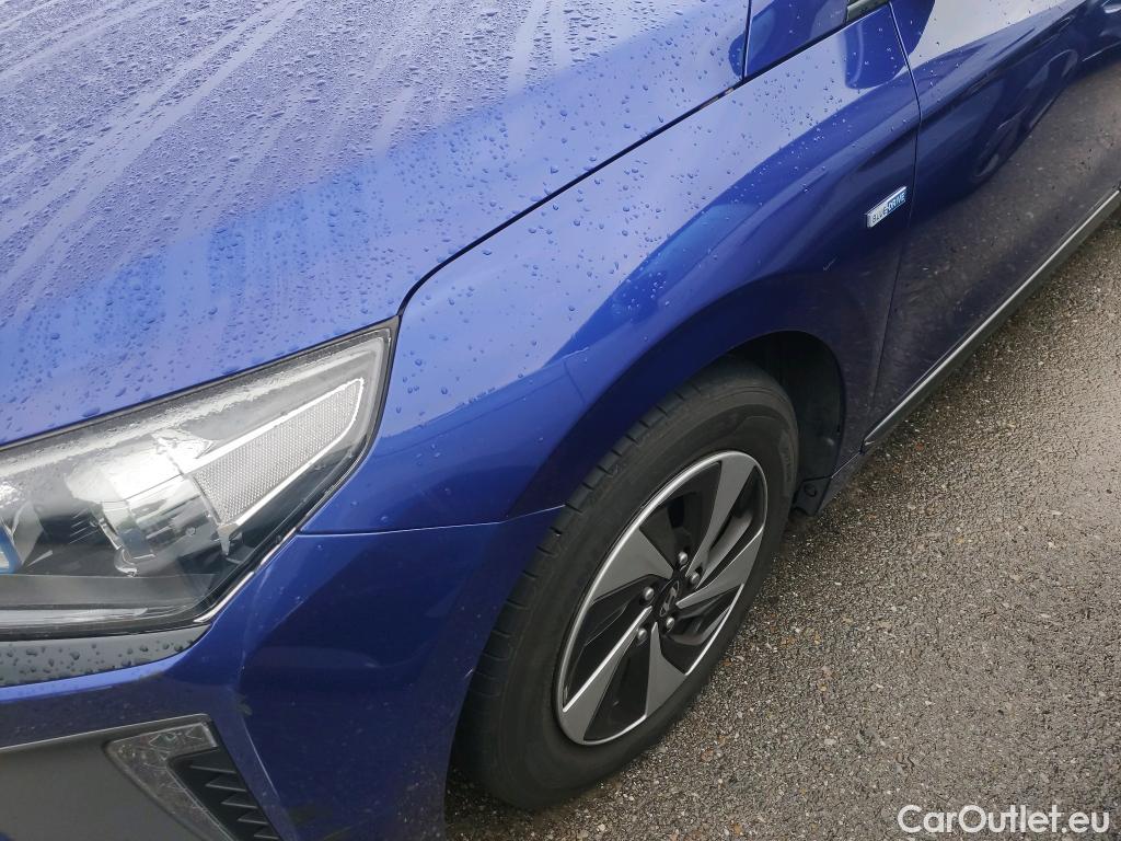  Hyundai   Ioniq HYUNDAI / 2016 / 5P / berlina con portón 1.6 GDI HEV Klass DT #36