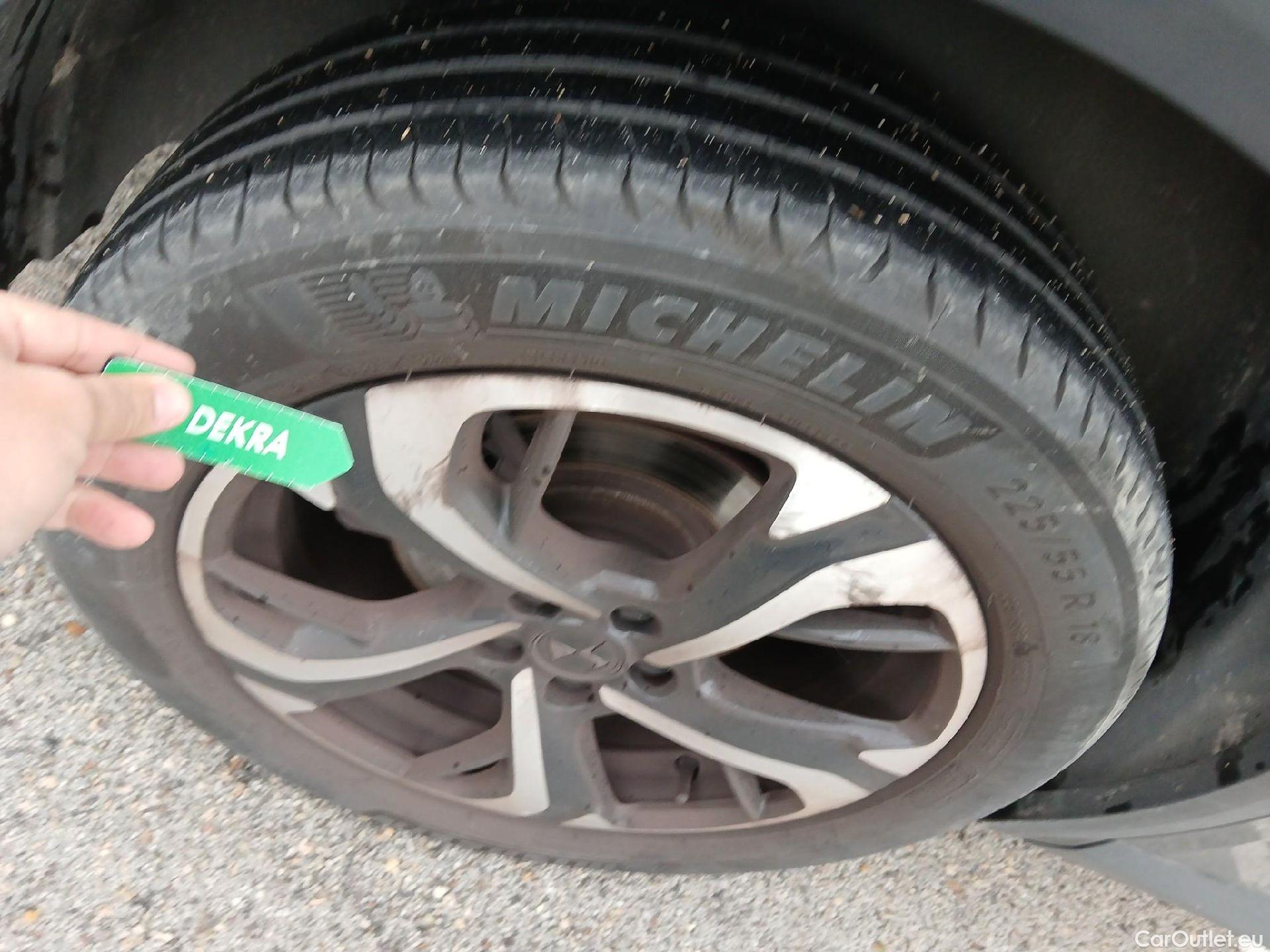  DS  DS7 DS DS 7 Crossback / 2017 / 5P / todoterreno BlueHDi DE 96kW (130CV) Auto. CHIC (AC) #9