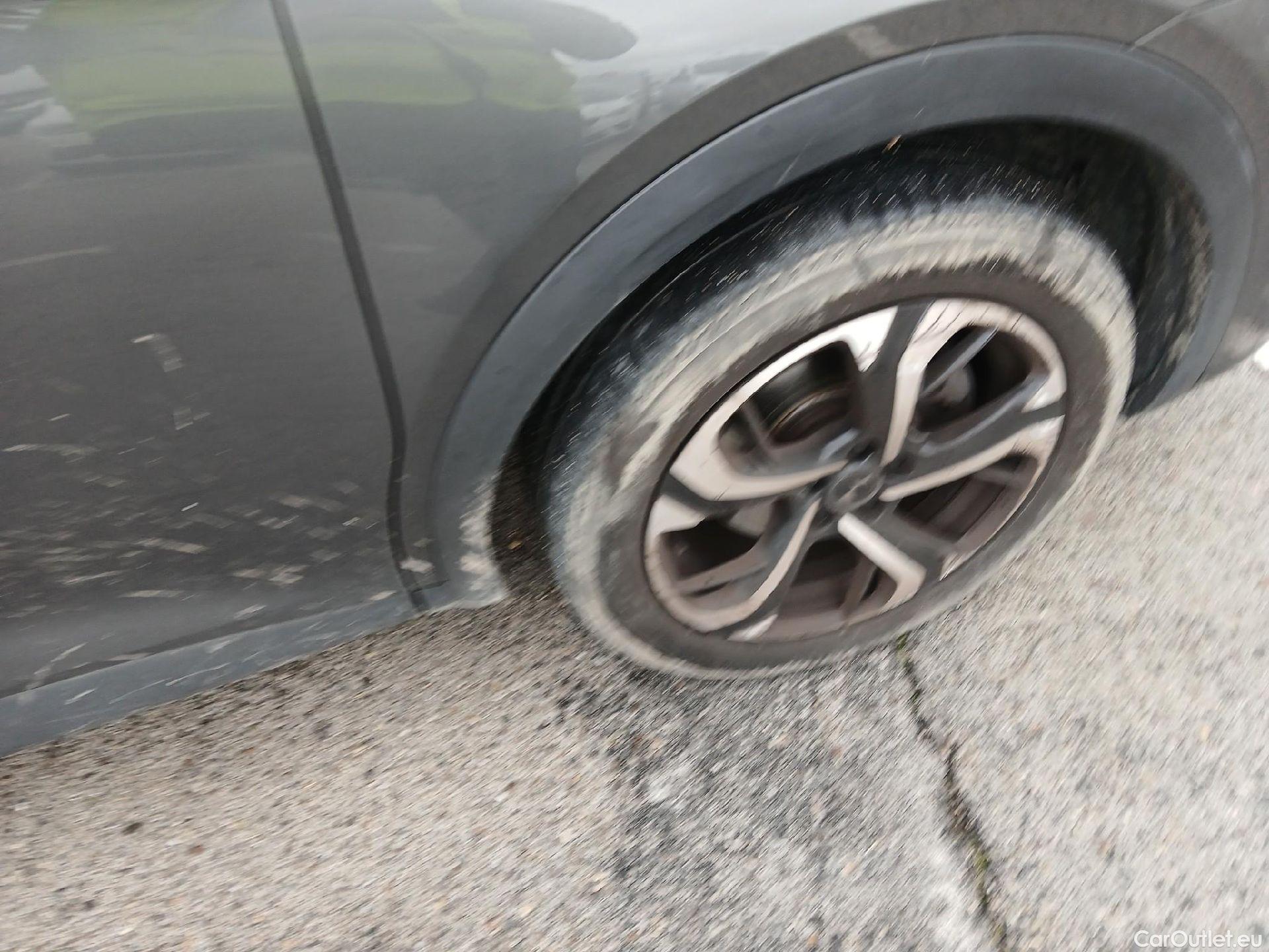  DS  DS7 DS DS 7 Crossback / 2017 / 5P / todoterreno BlueHDi DE 96kW (130CV) Auto. CHIC (AC) #10