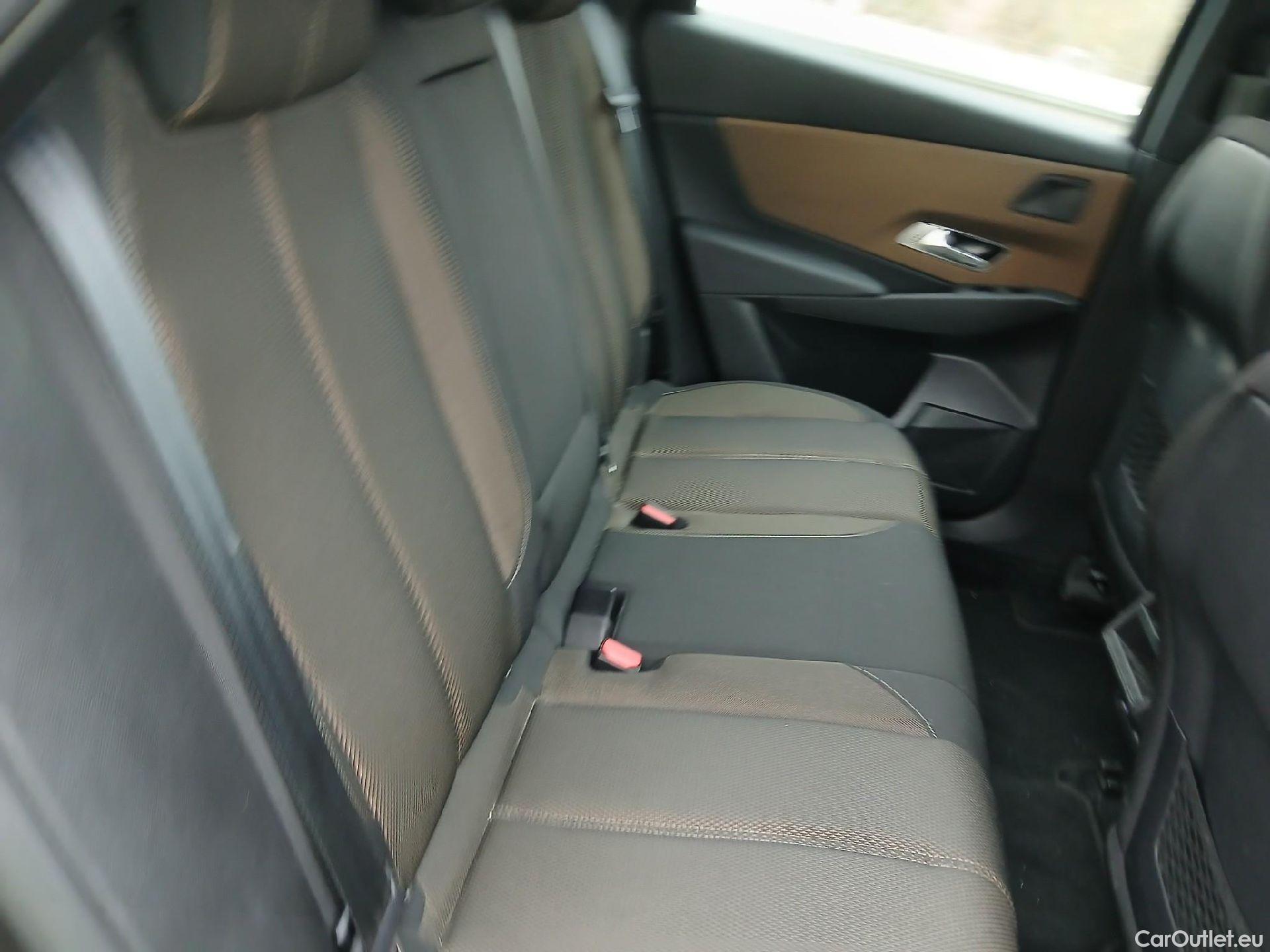  DS  DS7 DS DS 7 Crossback / 2017 / 5P / todoterreno BlueHDi DE 96kW (130CV) Auto. CHIC (AC) #2