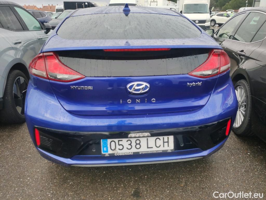  Hyundai   Ioniq HYUNDAI / 2016 / 5P / berlina con portón 1.6 GDI HEV Klass DT #5