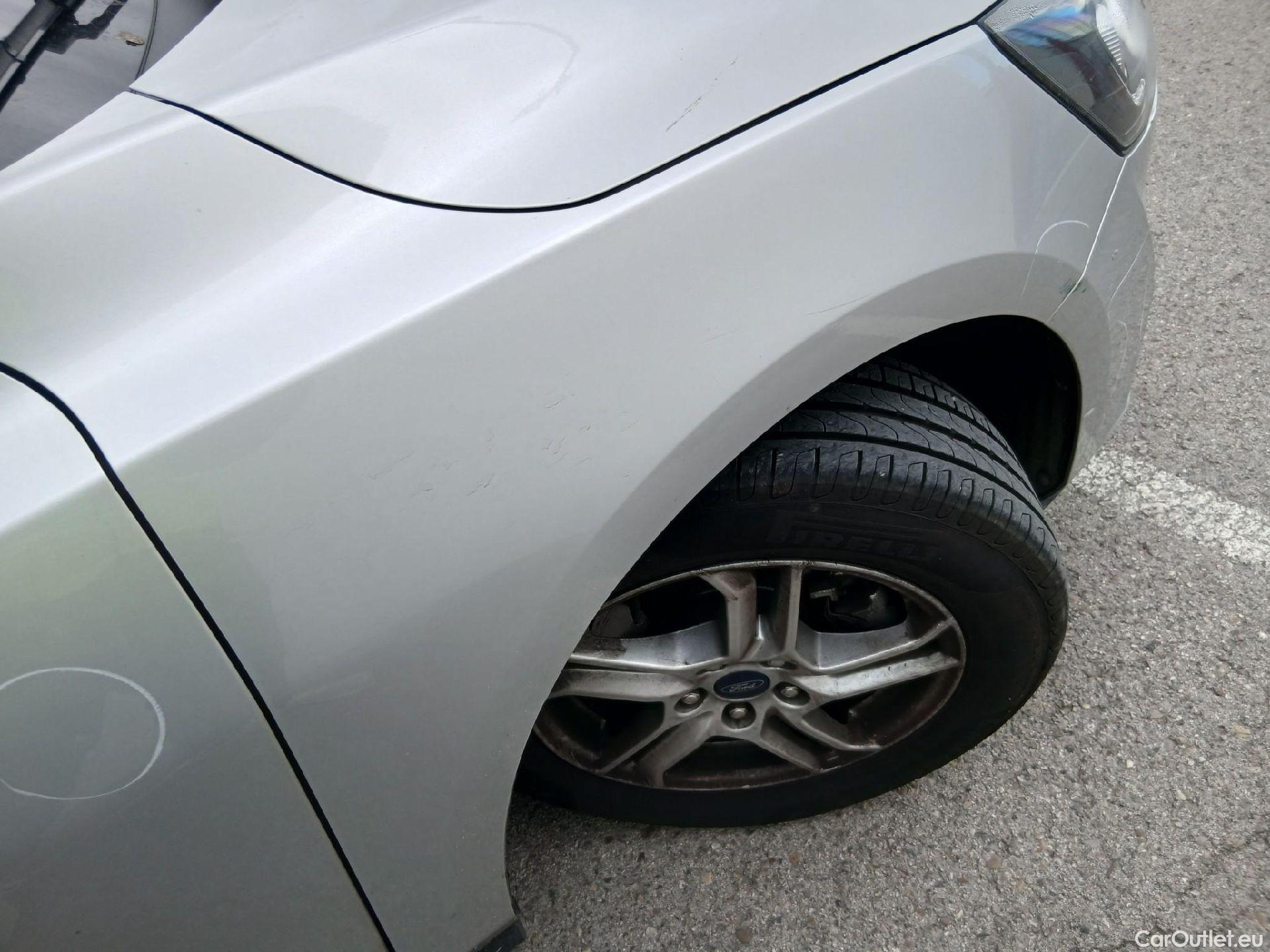  Ford  Focus FORD  / 2018 / 5P / familiar 1.5 Ecoblue 88kW Trend+ SB #19