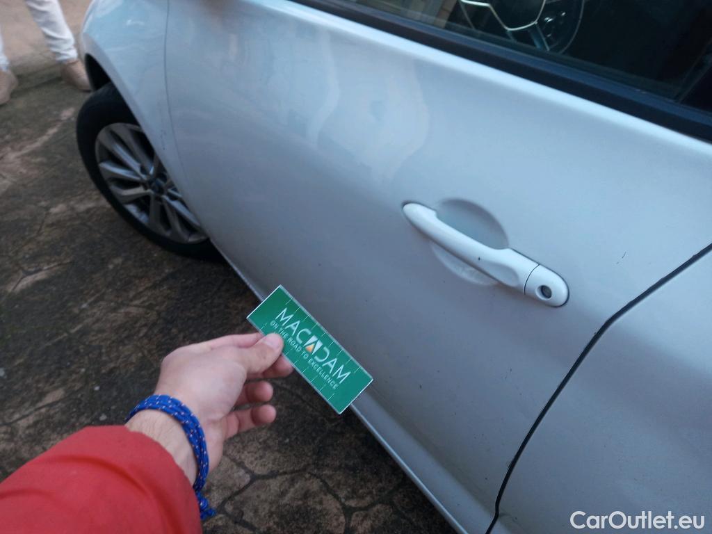  Renault  Zoe RENAULT  / 2019 / 5P / berlina con portón Intens 100 kW R135 Batería 50kWh #6