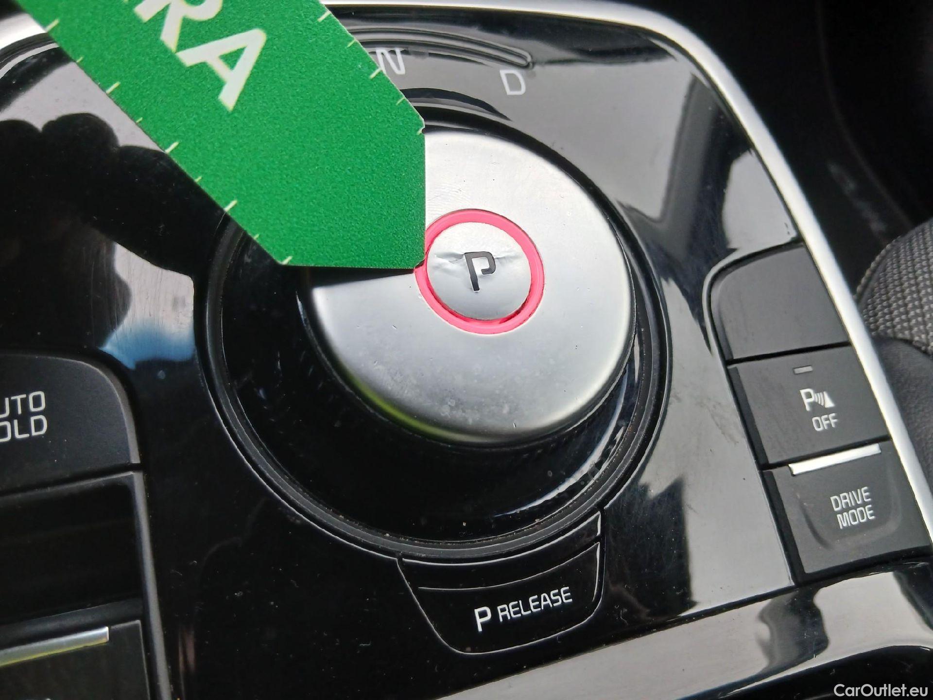  KIA  Niro KIA e- / 2016 / 5P / crossover e- 150kW (204CV) Drive (Long Range) #2