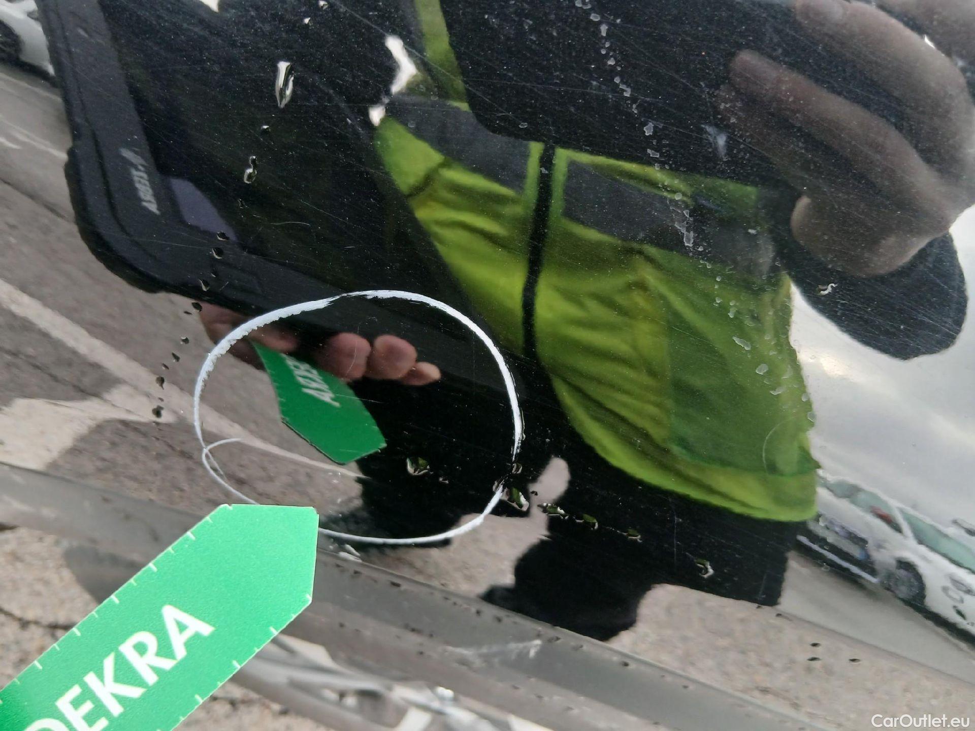  KIA  Niro KIA e- / 2016 / 5P / crossover e- 150kW (204CV) Drive (Long Range) #27