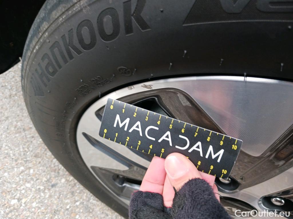  KIA  Niro KIA e- / 2016 / 5P / crossover e- 150kW (204CV) Drive (Long Range) #30