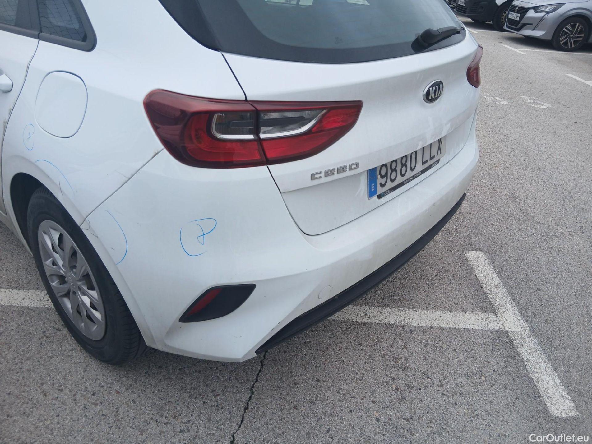  KIA  Cee'd KIA Ceed / 2018 / 5P / berlina con portón 1.0 T-GDi 88kW (120CV) Concept #17