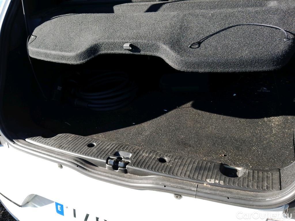  Renault  Twingo RENAULT  / 2019 / 5P / berlina con portón Zen 60 kW R80 batería 20kWh #14