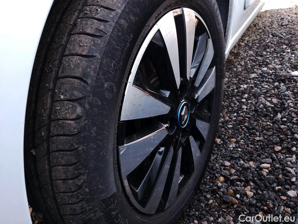  Renault  Twingo RENAULT  / 2019 / 5P / berlina con portón Zen 60 kW R80 batería 20kWh #8